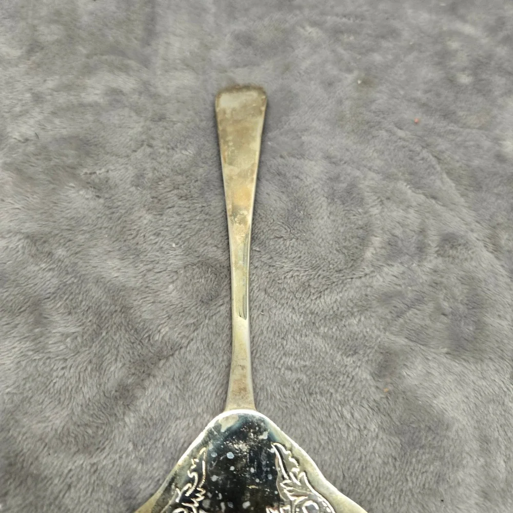 Vintage Silver Plated Etched Floral Cake Server Serrated Pie Slicer‎ 11.25 Inch